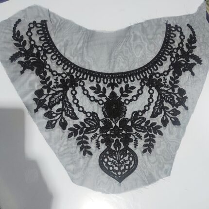 Noor Al Mira Neckline (black)